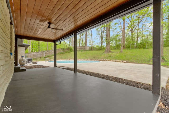 view of patio featuring a fenced backyard and ceiling fan