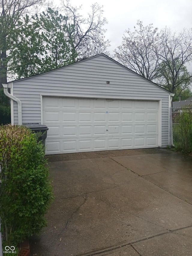 view of detached garage