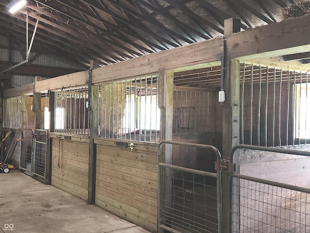 9909 E Mcgregor Rd, Indianapolis, IN 46259 - view of stable