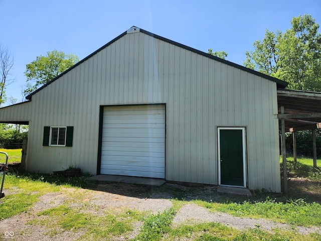 9909 E Mcgregor Rd, Indianapolis, IN 46259 - garage with a garage