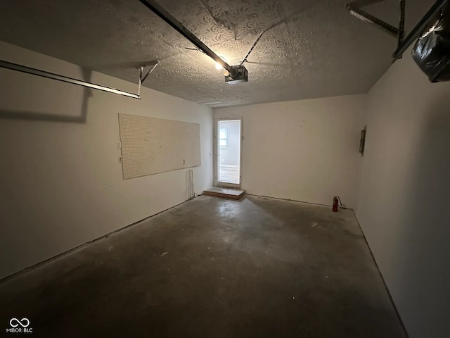 2453 Larnie Ln, Indianapolis, IN 46219 - garage with a garage door opener