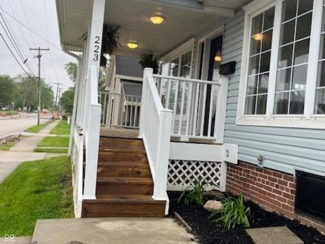 223 E Fordice St, Lebanon, IN 46052 - exterior space featuring a porch