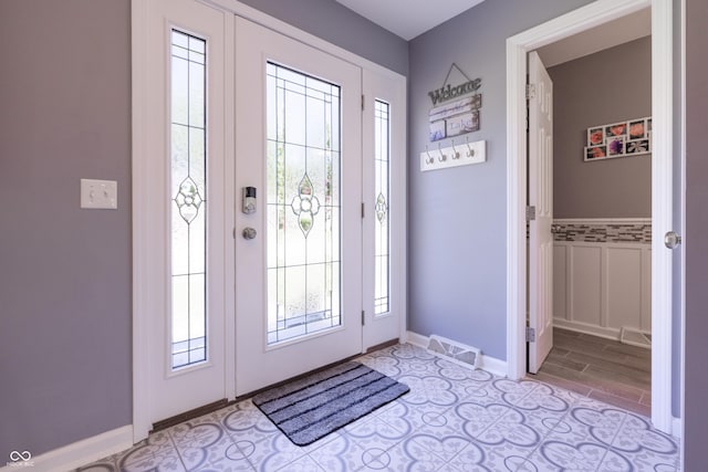 3829 Waycross Dr, Columbus, IN 47203 - foyer entrance featuring baseboards and light wood-type flooring