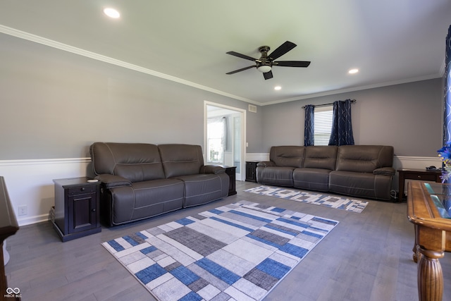 3829 Waycross Dr, Columbus, IN 47203 - living room featuring ceiling fan, wood finished floors, crown molding, recessed lighting, and baseboards