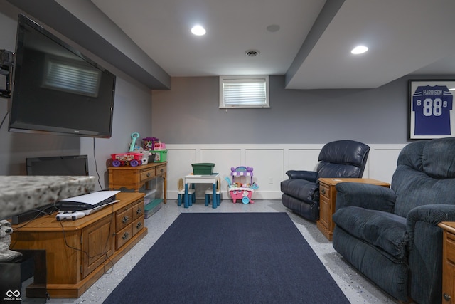 3829 Waycross Dr, Columbus, IN 47203 - living area featuring wainscoting and a decorative wall