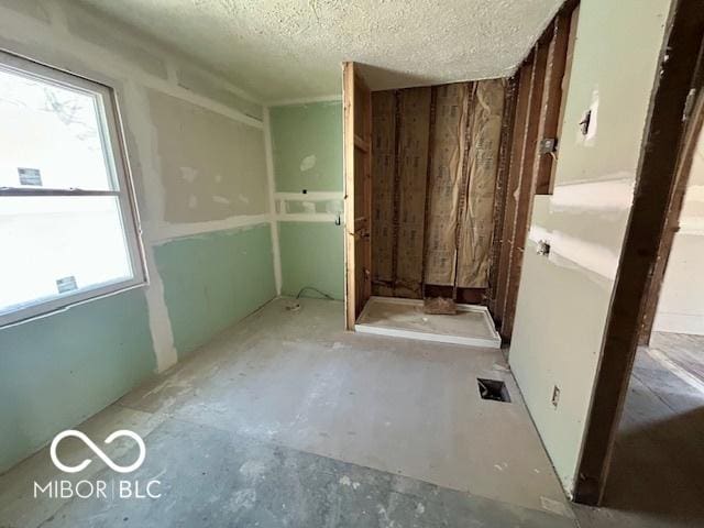 2701 N Gale St, Indianapolis, IN 46218 - bathroom with a textured ceiling