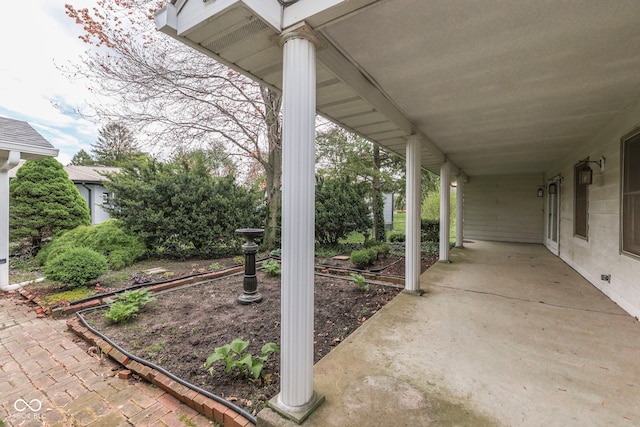 8903 Maple Hill Dr, Indianapolis, IN 46239 - view of patio / terrace