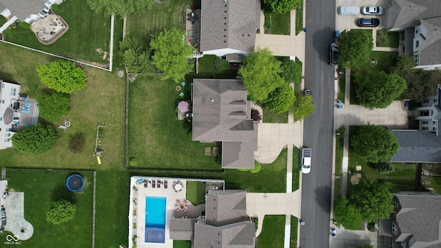 18247 Kinder Oak Dr, Noblesville, IN 46062 - bird's eye view of a pool