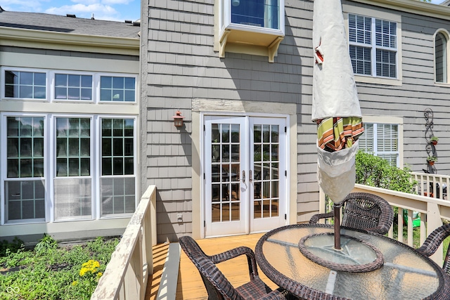 6505 Miramar Ct, Indianapolis, IN 46250 - wooden deck with outdoor dining space