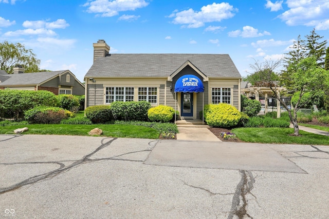 6505 Miramar Ct, Indianapolis, IN 46250 - view of front of property with a chimney