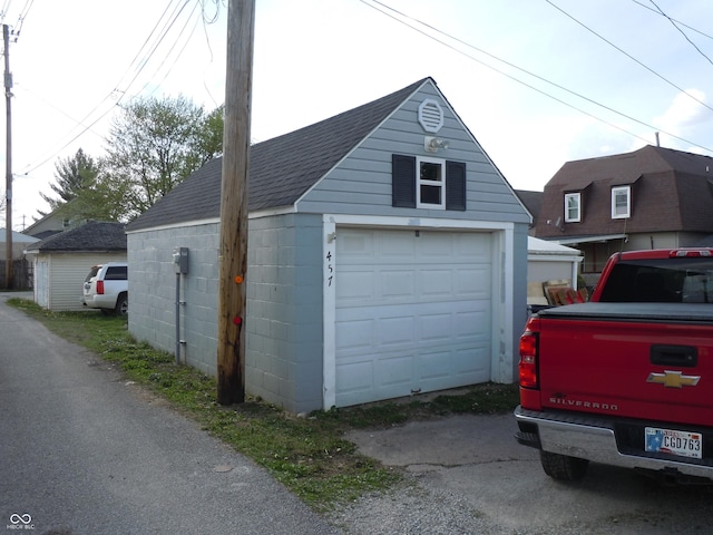 view of detached garage