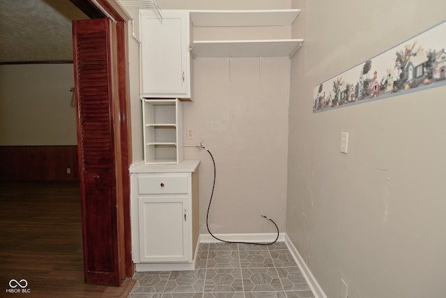 7228 Kimberly Ln, Plainfield, IN 46168 - washroom with baseboards