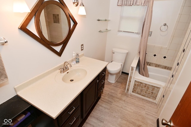 7228 Kimberly Ln, Plainfield, IN 46168 - bathroom with vanity, toilet, and tiled shower / bath