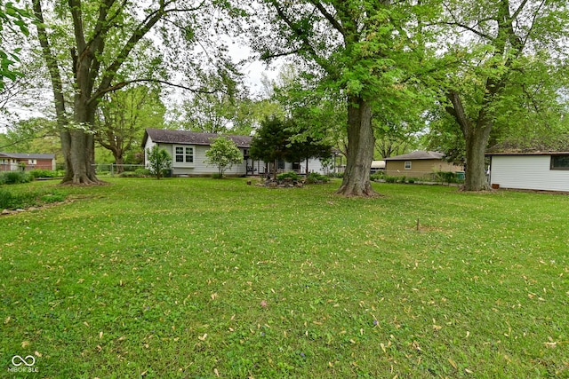 7228 Kimberly Ln, Plainfield, IN 46168 - view of grassy yard