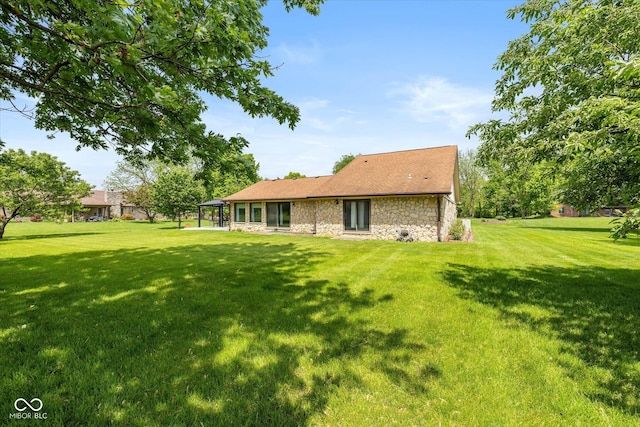 8111 Timberwood Dr, Plainfield, IN 46168 - view of grassy yard