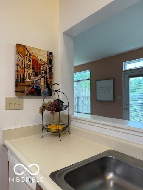 8002 Windham Lake Way Unit 33, Indianapolis, IN 46214 - view of kitchen