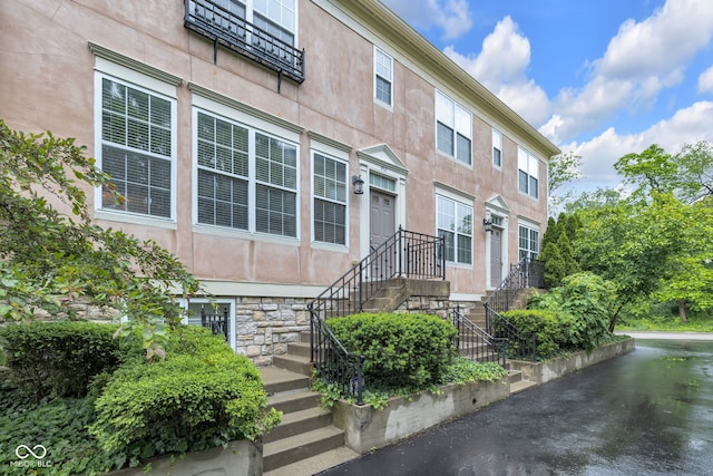 952 Junction Pl, Indianapolis, IN 46220 - view of building exterior featuring stairs