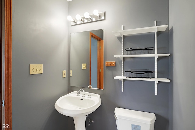 11471 Clarkston Rd, Zionsville, IN 46077 - half bathroom featuring toilet and a sink