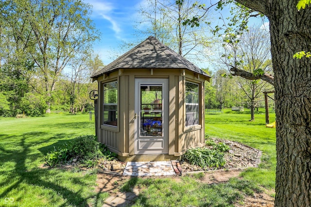 11471 Clarkston Rd, Zionsville, IN 46077 - view of outbuilding with an outdoor structure