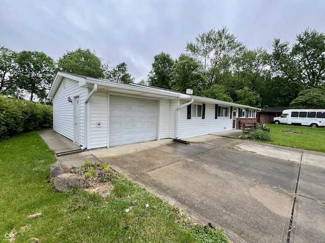 1949 Shenandoah Pl, Indianapolis, IN 46229 - ranch-style house featuring concrete driveway and a front yard