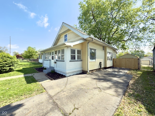 417 S Oakland Ave, Indianapolis, IN 46201 - photo 2