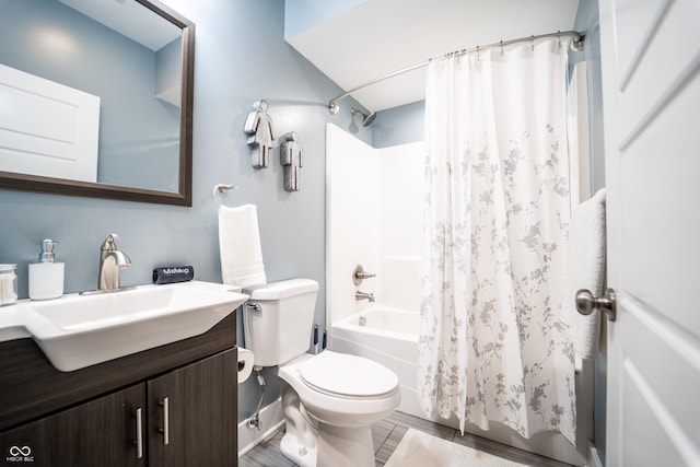 1112 Spann Ave, Indianapolis, IN 46203 - full bath featuring shower / bath combo, toilet, and vanity