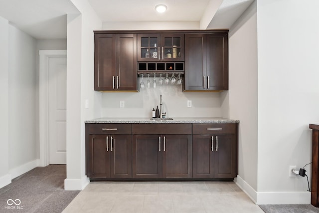 9155 Kerwood Dr, Indianapolis, IN 46240 - indoor wet bar featuring baseboards