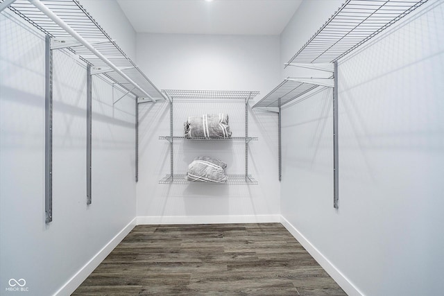 1009 Harrison St, Indianapolis, IN 46202 - spacious closet featuring wood finished floors