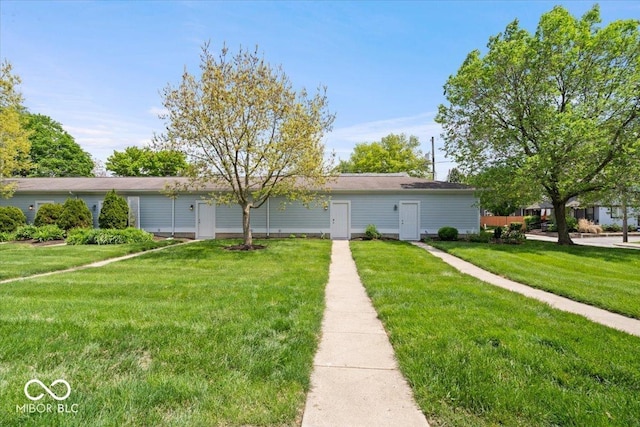 2405 N Park Ave, Indianapolis, IN 46205 - view of front of house with a front lawn