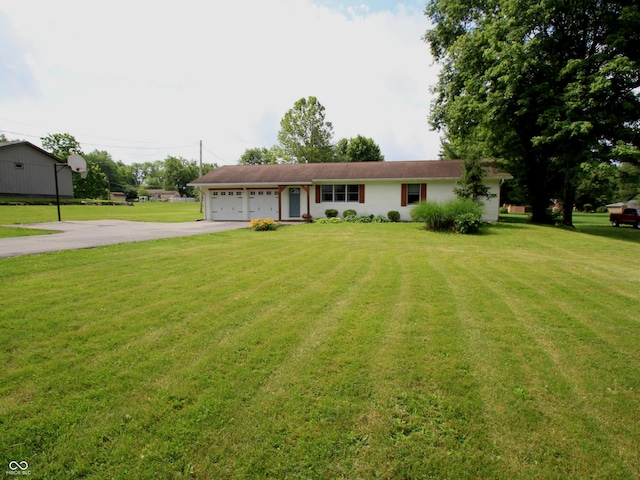 2237 W 100 N, Greenfield, IN 46140 - ranch-style house featuring driveway, a garage, and a front yard