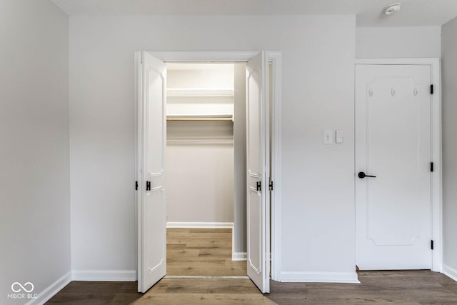 1142 Canterbury Sq S Unit B, Indianapolis, IN 46260 - view of closet