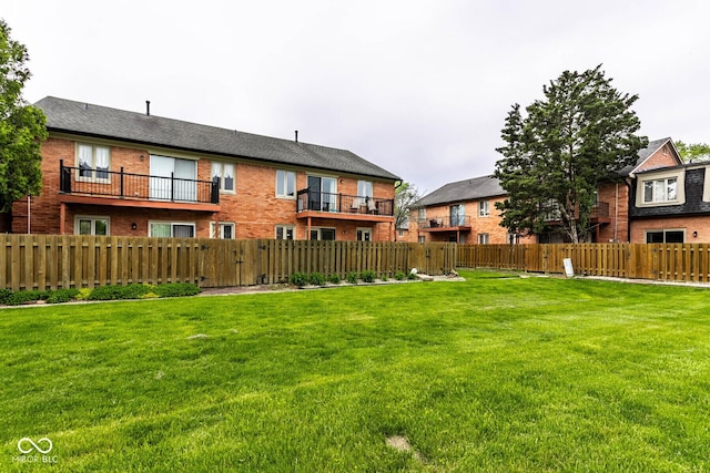 1142 Canterbury Sq S Unit B, Indianapolis, IN 46260 - view of yard