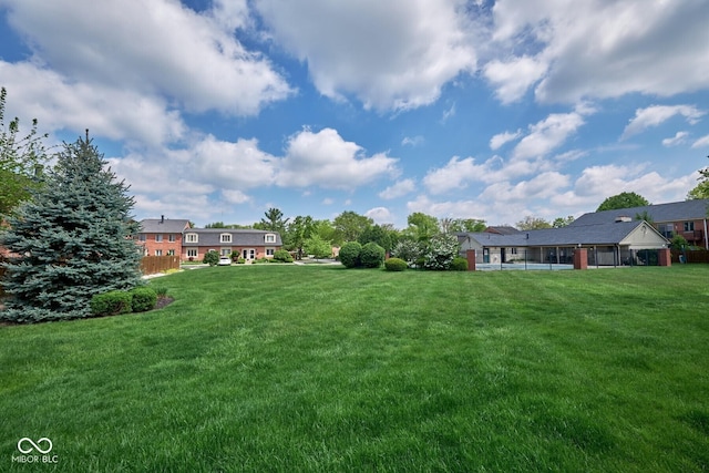 1142 Canterbury Sq S Unit B, Indianapolis, IN 46260 - view of green lawn