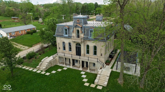 bird's eye view of a heavily wooded area