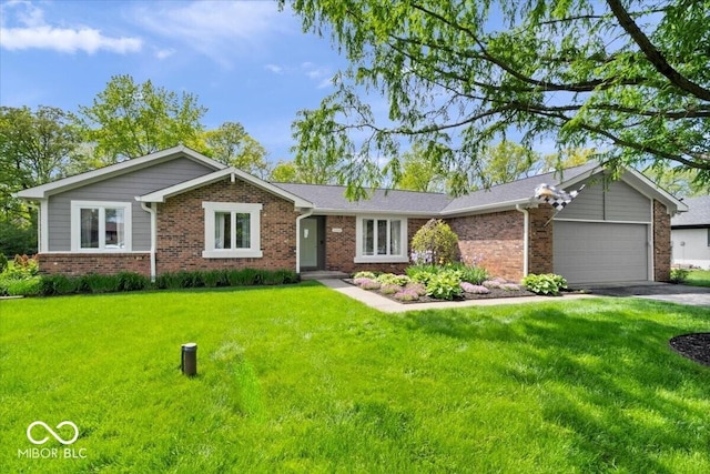 10444 Collingswood Ln, Fishers, IN 46037 - ranch-style house with brick siding and a front yard