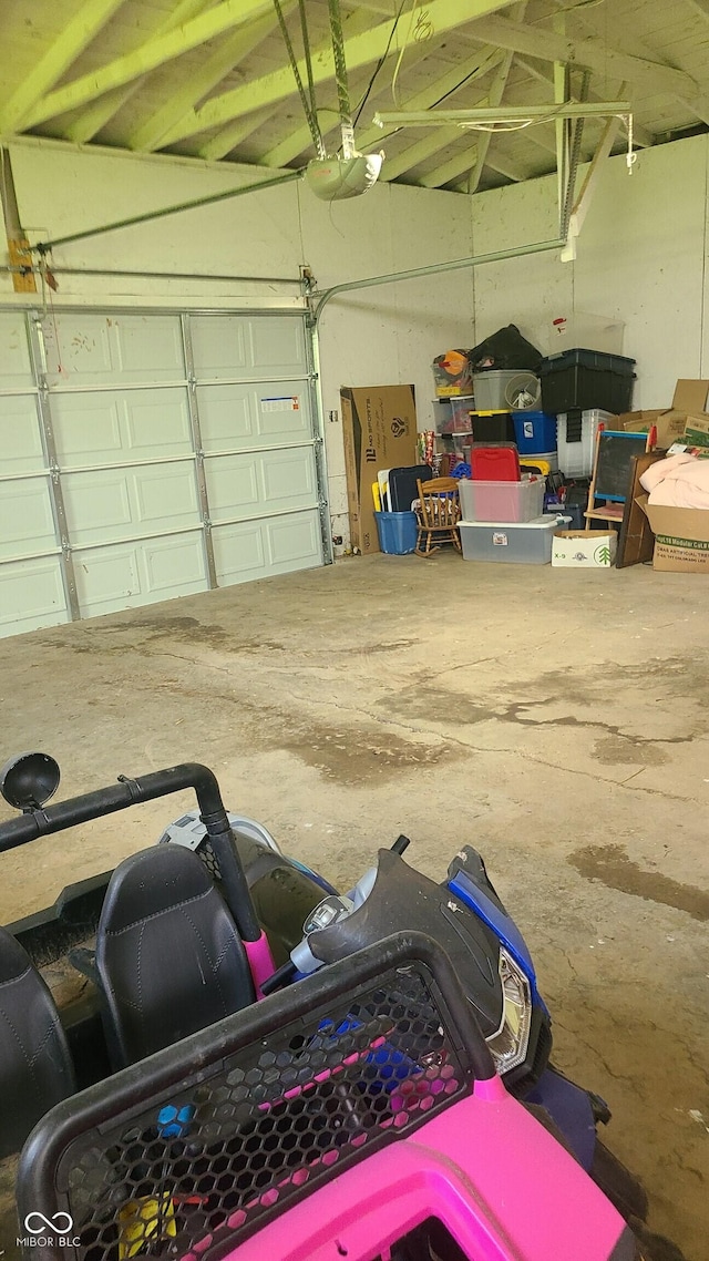 2867 S Oakland Dr, Shelbyville, IN 46176 - garage with a garage door opener