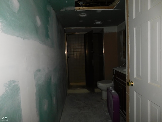 2867 S Oakland Dr, Shelbyville, IN 46176 - view of hallway