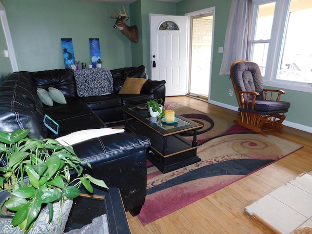 2867 S Oakland Dr, Shelbyville, IN 46176 - living area featuring wood finished floors and baseboards