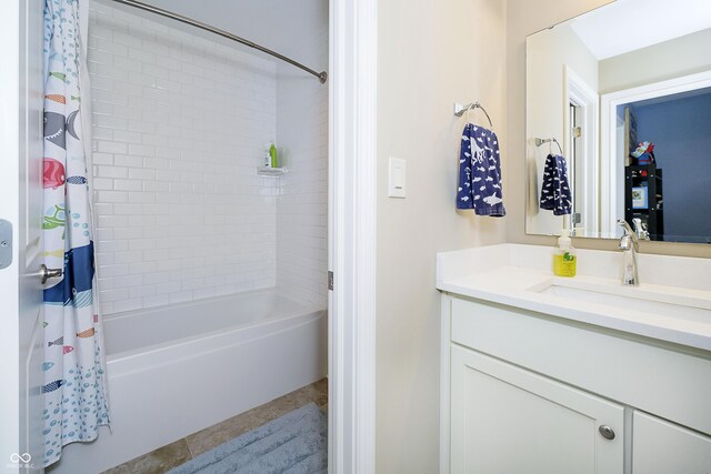 14003 Grannan Ln, Carmel, IN 46074 - bathroom with shower / bath combo and vanity
