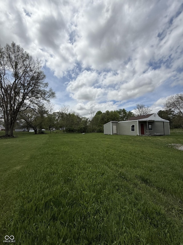 view of grassy yard