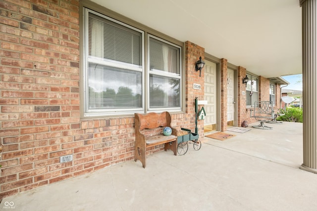 5120 Apache Ct, Columbus, IN 47203 - view of patio with covered porch