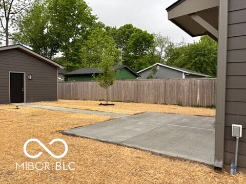 1215 Herbert St, Indianapolis, IN 46202 - photo 6
