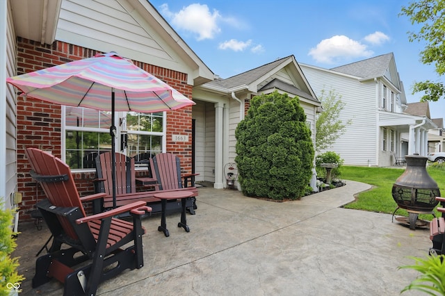 1663 Sweetgum Dr, Greenwood, IN 46143 - view of patio / terrace