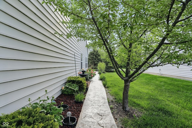 1663 Sweetgum Dr, Greenwood, IN 46143 - view of green lawn