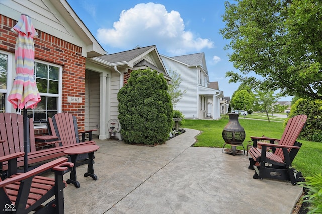 1663 Sweetgum Dr, Greenwood, IN 46143 - view of patio / terrace