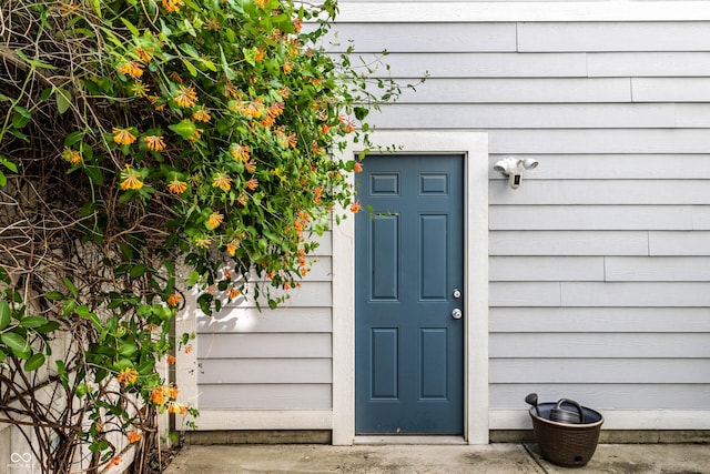 view of property entrance