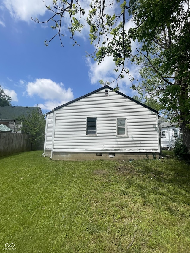 2037 Glenridge Dr, Indianapolis, IN 46218 - view of rear view of house