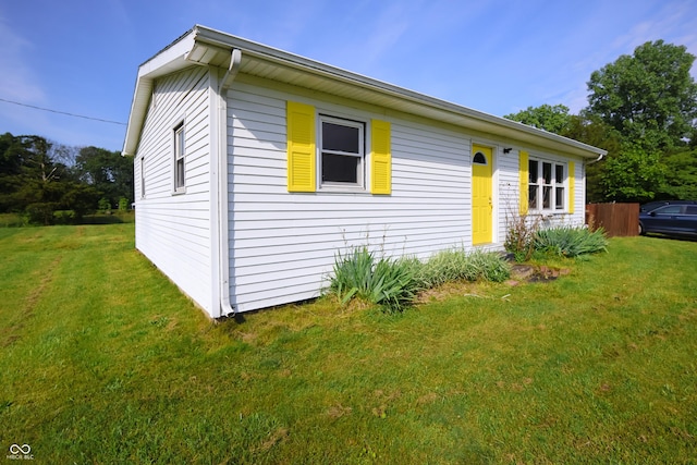 9855 N State Highway 7, Elizabethtown, IN 47232 - view of front of property with a front yard
