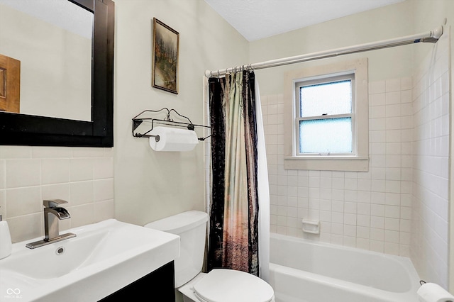 1530 E 75th St, Indianapolis, IN 46240 - full bath with toilet, shower / bath combination with curtain, vanity, and tasteful backsplash