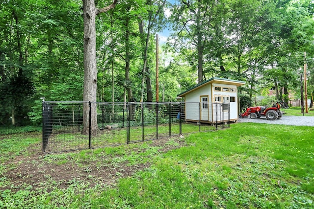1530 E 75th St, Indianapolis, IN 46240 - view of yard with an outdoor structure